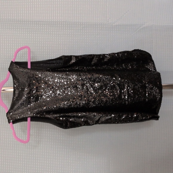 🎵 Sequined Tank Top🎵 - Picture 4 of 9